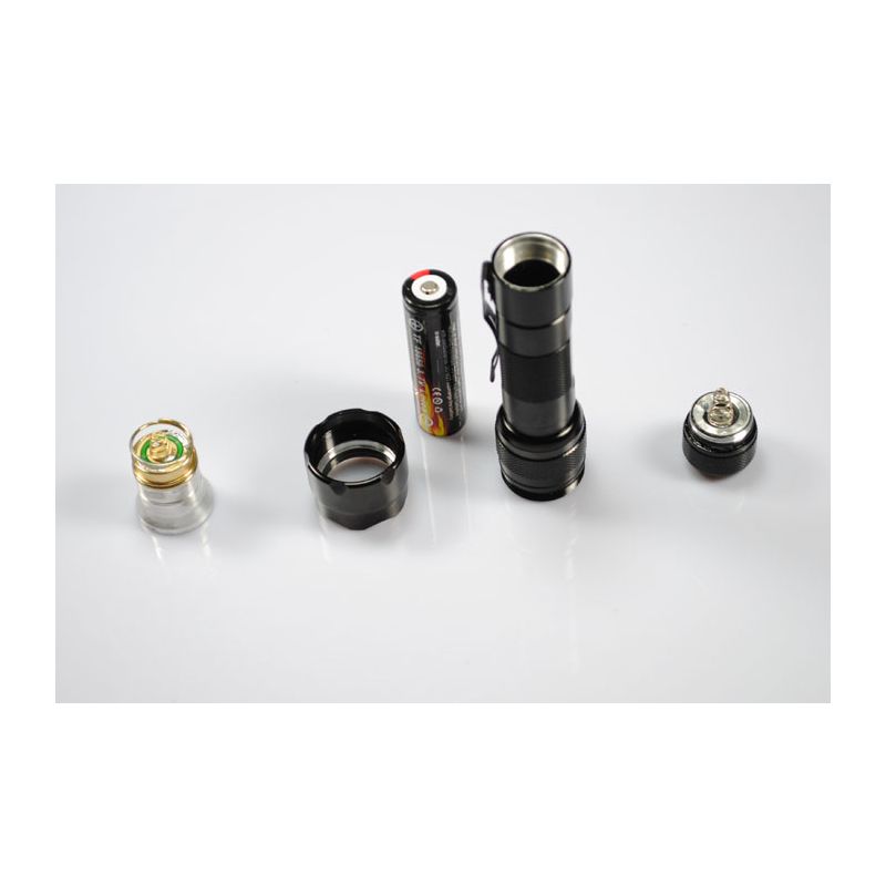 Linterna LED UltraFire WF-502B 1300 lúmenes portátil negra para aventuras al aire libre y uso cotidiano