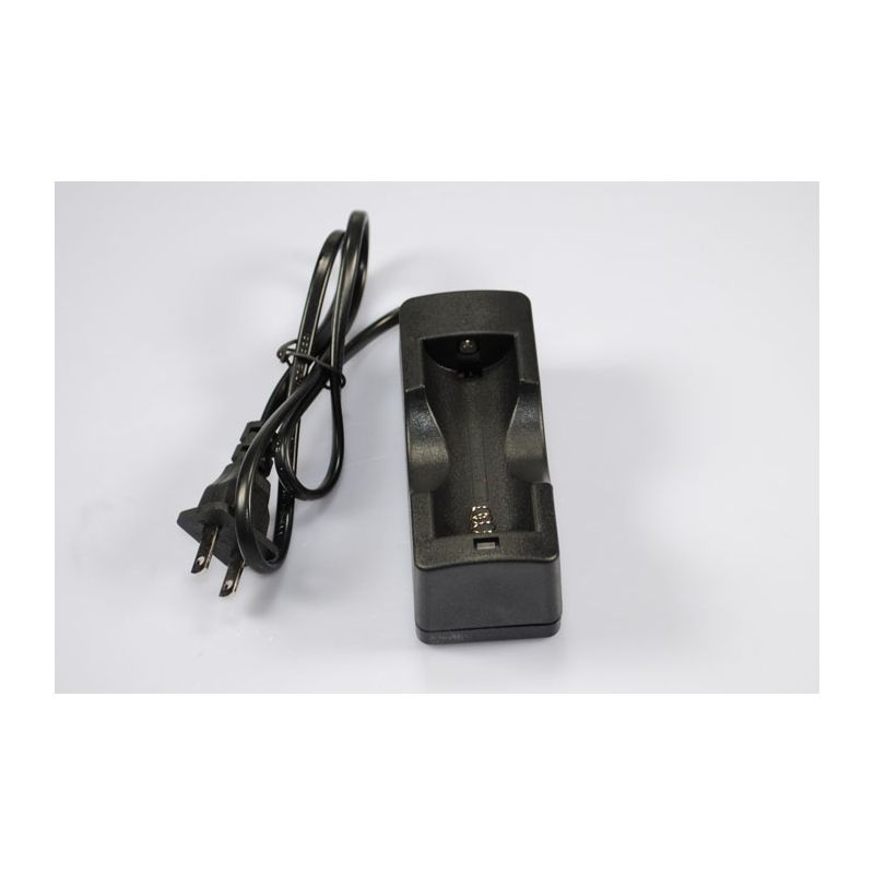 Cargador de Batería Recargable UltraFire 26650 Li-Ion compacto eficiente carga rápida salida 4.2V DC 650MA negro