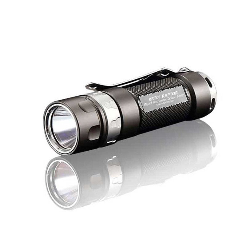 JETBeam JET-RRT01 con XP-L linterna EDC compacta 950 lúmenes ideal para senderismo y uso diario larga duración