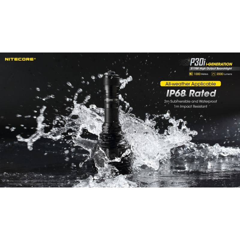 Linterna Nitecore P30i LED de 2000 lúmenes alcance de 1000 metros para iluminación exterior y aventuras nocturnas