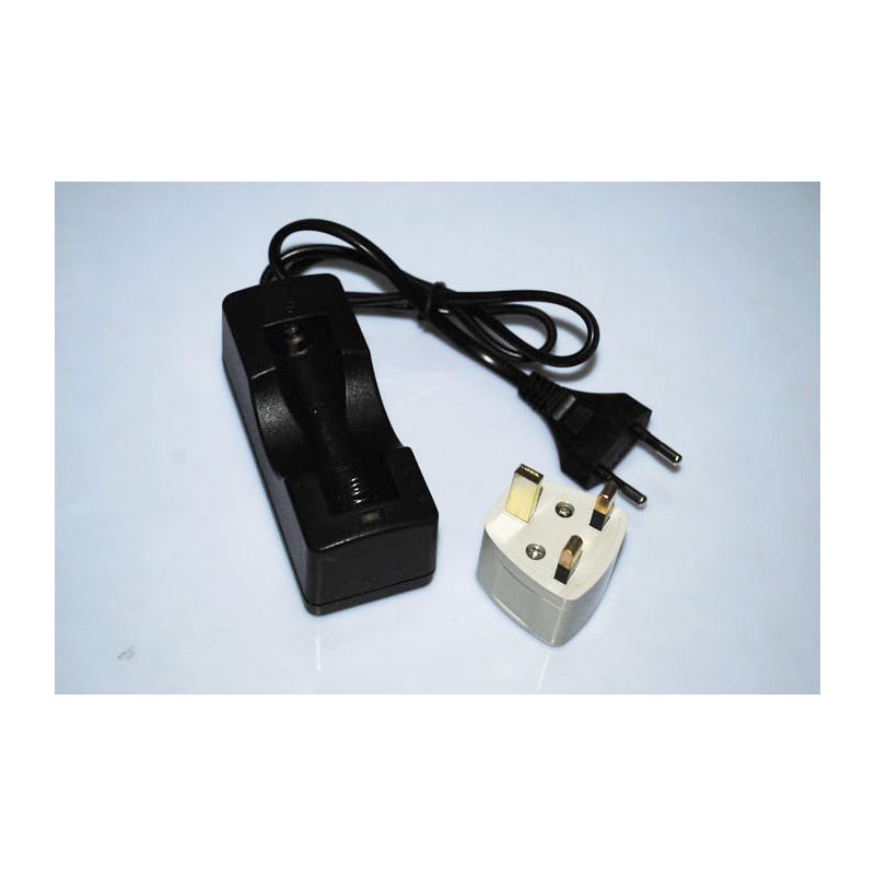 Cargador de Batería Recargable 18650 UltraFire portátil color negro carga rápida segura AC 100V-240V barato