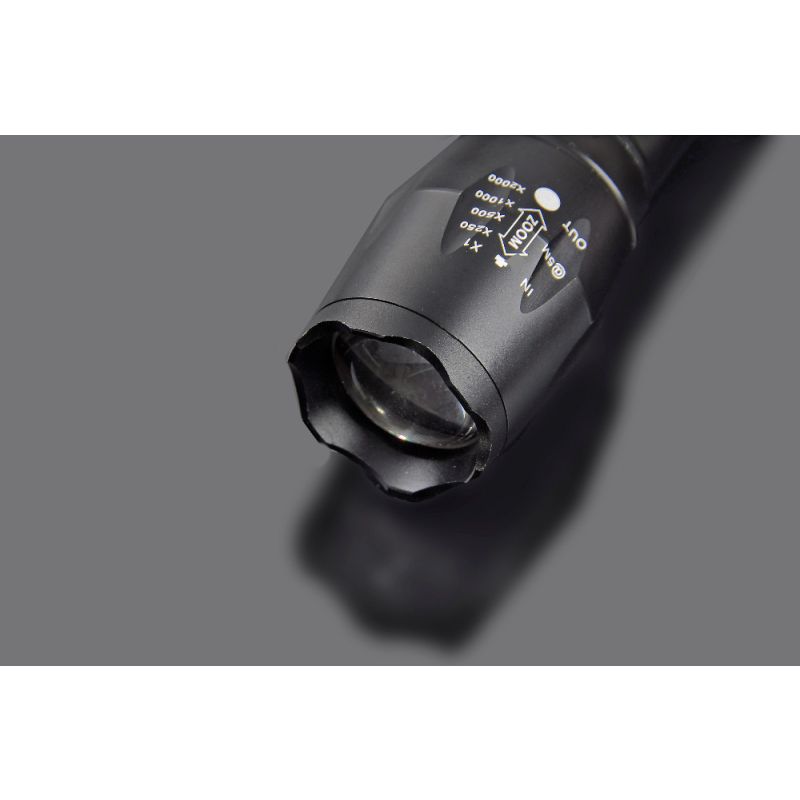 Linterna UltraFire A100 LED 1800 lúmenes zoomable para exteriores camping y uso en emergencias ligera y duradera