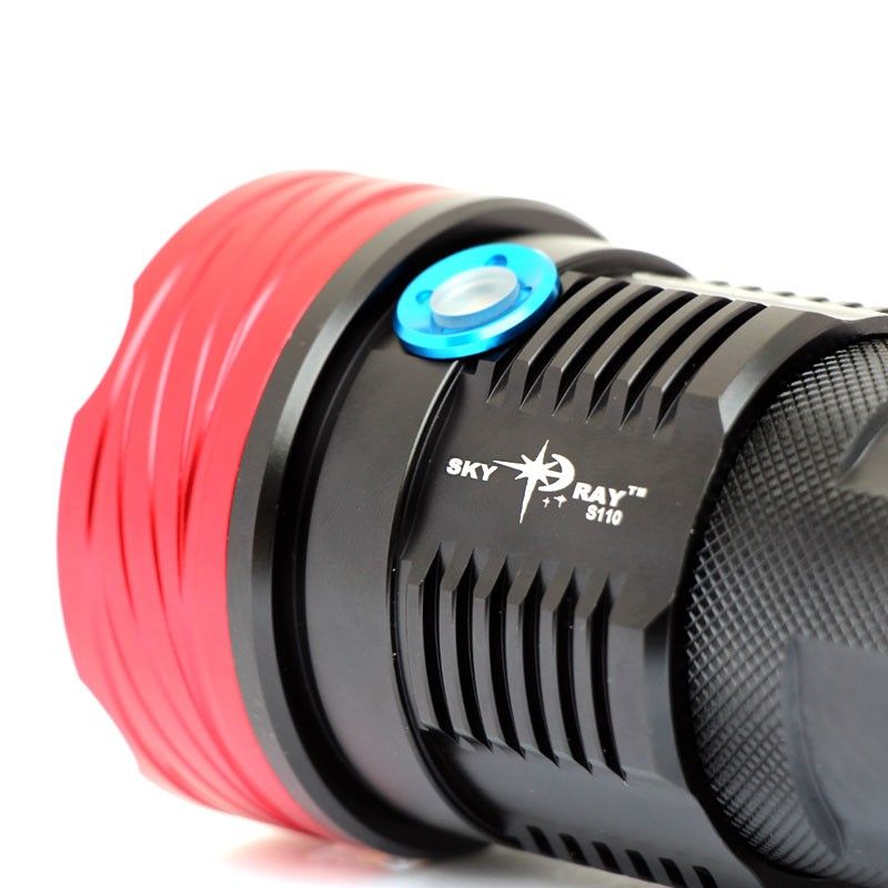Linterna LED Sky Ray S110 10000 lúmenes potente y resistente para aventura con aluminio 6061T modos versátiles