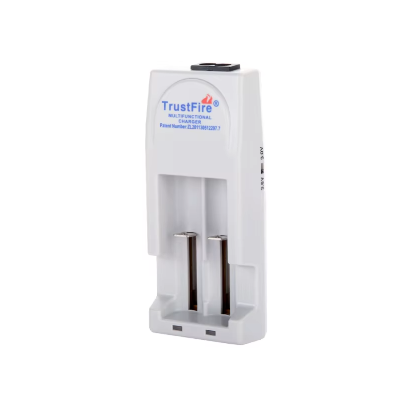 Descubre el TrustFire TR-001 cargador para baterías de iones de litio 10430 14500 18650 con carga rápida y segura