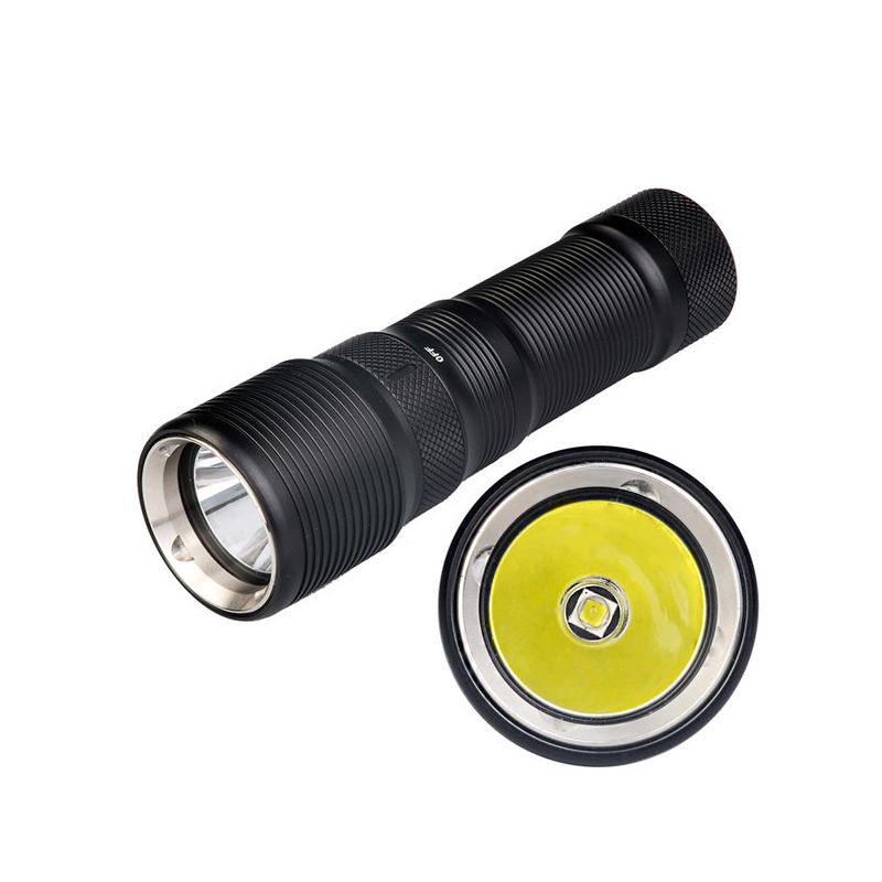 Linterna de buceo TrustFire TR-DF008 LED 700 lúmenes control magnético IPX8 equipo aventura duradero