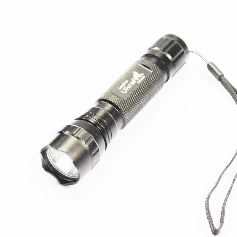 UltraFire WF-501B Linterna LED 1300 lúmenes potente y compacta para aventuras con carcasa de aluminio robusta