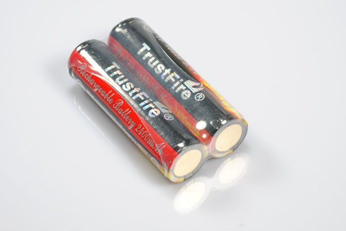 Batería Recargable UltraFire 18650 Li-ion 2400mAh Alta Capacidad PCB Protección para Climas Extremos Sin Efecto Memoria