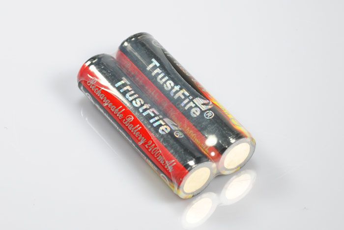 Batería Recargable UltraFire 18650 Li-ion 2400mAh Alta Capacidad PCB Protección para Climas Extremos Sin Efecto Memoria