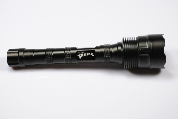 Linterna LED TrustFire TR-3T6 3800 lúmenes 5 modos Alto Medio SOS ideal camping emergencias emisores T6