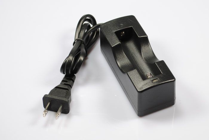 Cargador UltraFire recargable para una sola batería 18650 seguro eficiente compacto ligero para entusiastas de la tecnología