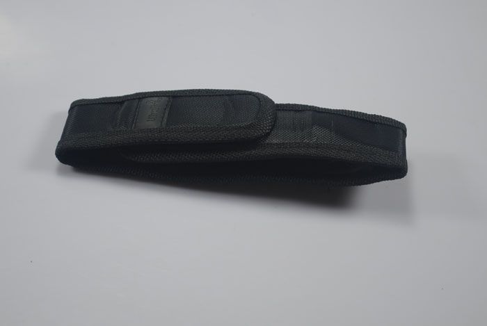 Funda de linterna negra UltraFire para luces de batería 18650 TrustFire eficiente carga segura con LED modelos TR-001
