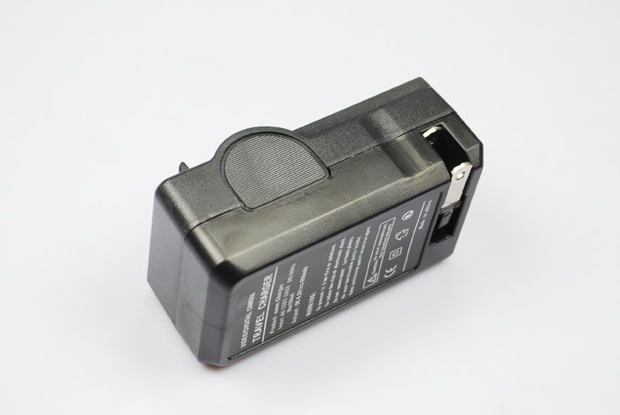 Cargador de batería digital OEM 2x18650 Baterías recargables Carga inteligente Apto para viajes Compatibilidad global