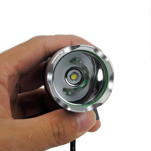 EternalFire BH01 T6 Luz de bicicleta LED 1800 lúmenes Impermeable de color negro para seguridad en ciclismo y actividades al aire libre