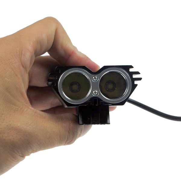 SolarStorm X2 Luz delantera LED para bicicleta 2000 lúmenes, modos ajustables, impermeable, para ciclismo de montaña y desplazamientos urbanos