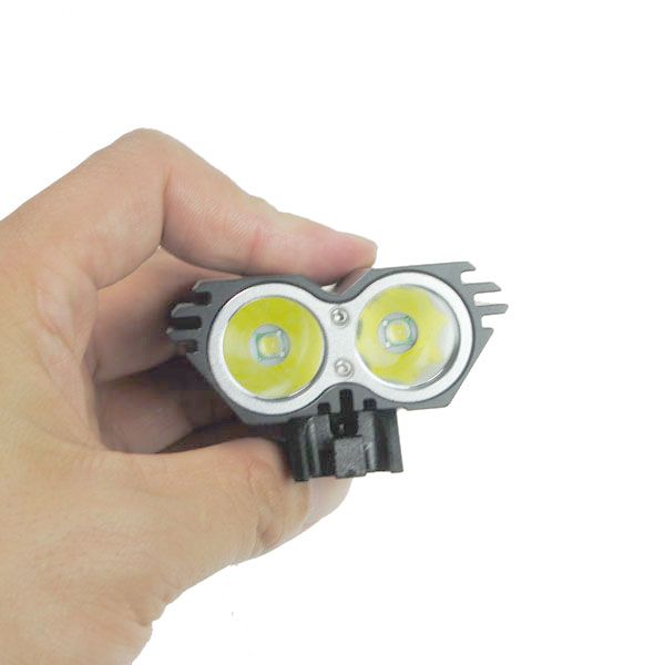 SolarStorm X2 Luz delantera LED para bicicleta 2000 lúmenes, modos ajustables, impermeable, para ciclismo de montaña y desplazamientos urbanos