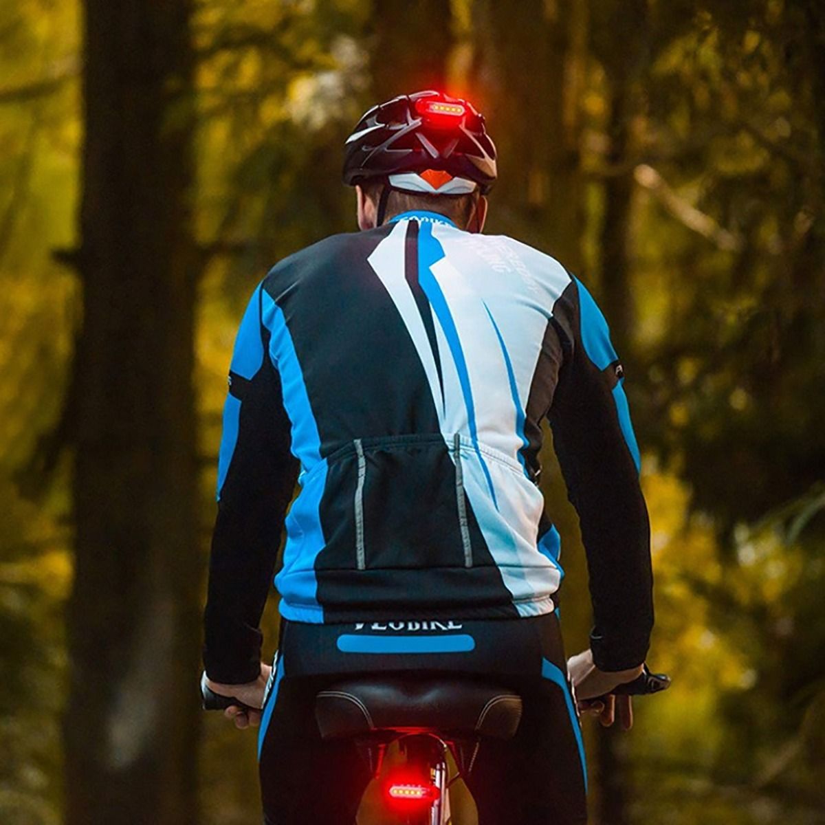 Luz trasera de bicicleta recargable por USB, ultra brillante, con tecnología LED y diseño compacto para seguridad en ciclismo