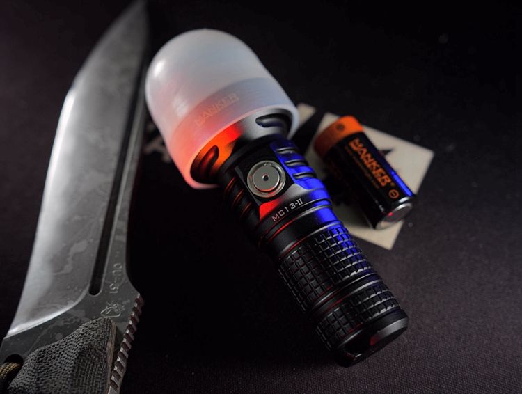 Manker MC13 II Linterna LED 4600 lúmenes LUMINUS SBT90 GEN2 USB Tipo-C para acampar y búsqueda y rescate
