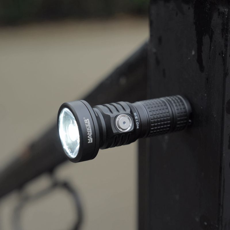 Manker MC13 II Linterna LED 4600 lúmenes LUMINUS SBT90 GEN2 USB Tipo-C para acampar y búsqueda y rescate