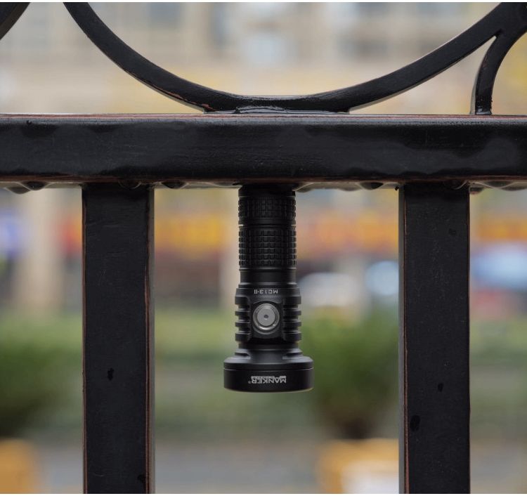 Manker MC13 II Linterna LED 4600 lúmenes LUMINUS SBT90 GEN2 USB Tipo-C para acampar y búsqueda y rescate