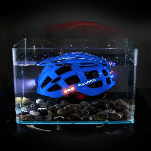 Casco ligero para ciclismo ROCKBROS, casco ultraligero con iluminación de seguridad integrada y carga USB para mayor comodidad