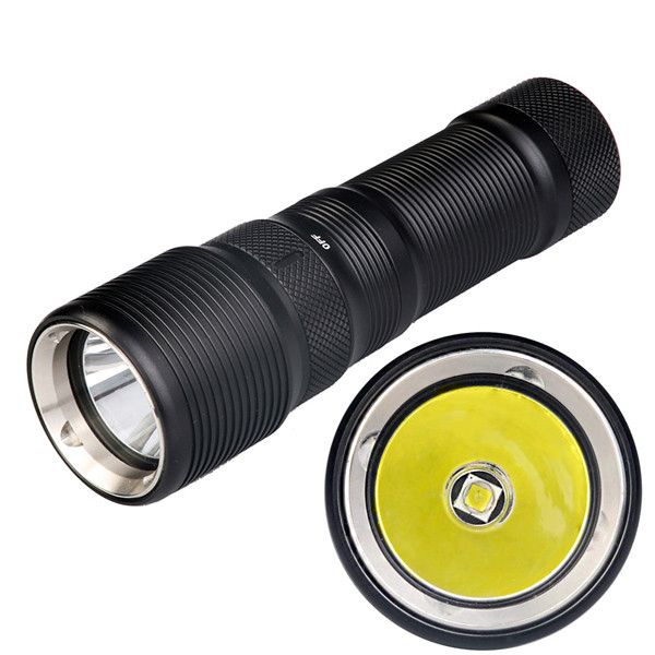 TrustFire TR-DF008 Linterna de buceo LED 700 lúmenes 3 modos Interruptor magnético Durable Impermeable IPX8