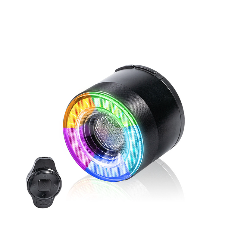 Luz trasera versátil para bicicleta con sensor de freno inteligente, control remoto inalámbrico, destellos coloridos y luz recargable